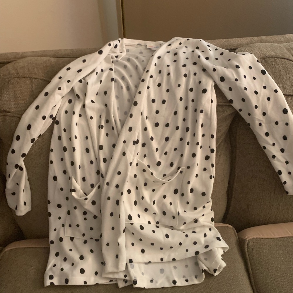 Black & white polka dot sweater Lalurue size md smoke free pet free home
